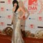 A cantora Carly Rae Jepsen num vestido Johanna Johnson