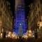 Uma das árvores de Natal mais célebres e concorridas do mundo: pelo 80.º ano, ilumina-se a árvore do Rockefeller Center, em Nova Iorque, EUA   