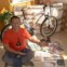 Feng, há poucos dias: com a sua nova bicicleta e o