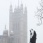 REINO UNIDO, 20.01.2013. A estátua de Winston Churchill coberta de neve perto do Parlamento em Londres 
