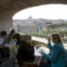 Turistas na esplanada-varanda do Castelo de Sant' Angelo 
