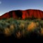 Pôr-do-sol sobre o monólito Uluru 
