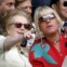 Com a filha Carol, no torneio de Wimbledon, em 2006. Os óculos de sol mostram uma Thatcher mais descontraída e marcam as diferenças entre as duas gerações