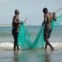 Moçambique: Pescadores na praia do Tofo. Foto do leitor Manuel Pacheco (relato @ http://fugas.publico.pt/314465)