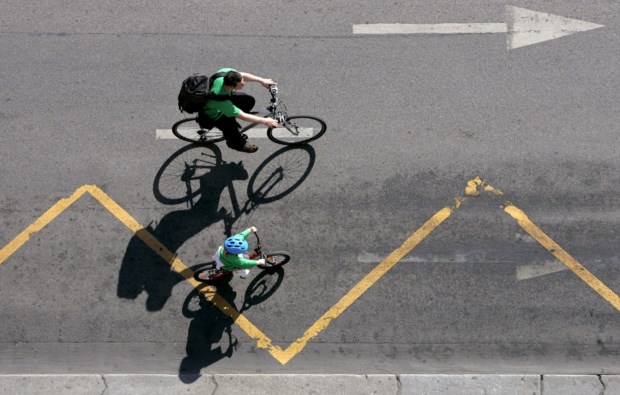 A comunicação entre pais e filhos é fundamental, defende autor