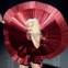 Lady Gaga fez de satélite com um look metálico para cantar