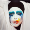 Lady Gaga na capa do seu novo album ArtPop. O primeiro single sai a 19 de Agosto