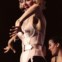 Com o espartilho Jean Paul Gaultier que tornou icónico, na Blond Ambition Tour em 1990