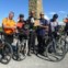 Hernâni Cardoso (esquerda) com companheiros do Biketaskas e Eric Feng no Cabo da Roca em 2012