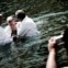 Constância, um batismo (de uma igreja envagélica) na praia fluvial