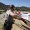 Park ranger coloca aviso sobre fecho do Paramount Ranch, Califórnia