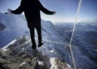 Varanda de vidro sobre os Alpes