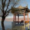 O lago Erhai e os pagodes do templo Chóngshèng;