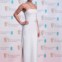 Samantha Barks vestida por Calvin Klein