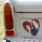 Para celebrar o casamento do príncipe William com Kate Middleton, usou partes de um Trabant, o carro icónico da República Democrática Alemã