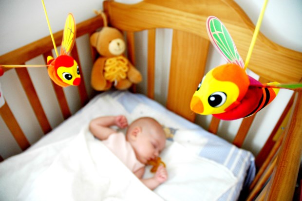 A imagem tranquila de um filho a dormir pode ser quase impossível para alguns pais