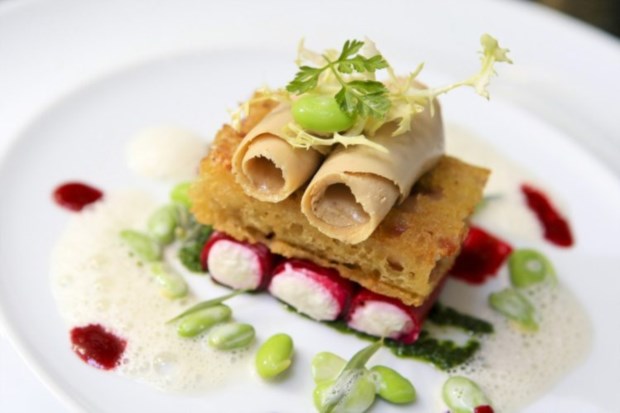 Lasanha de cabeca de vitela preparada pelo chef Dieter Koschina no Restaurante Vila Joya, no Algarve