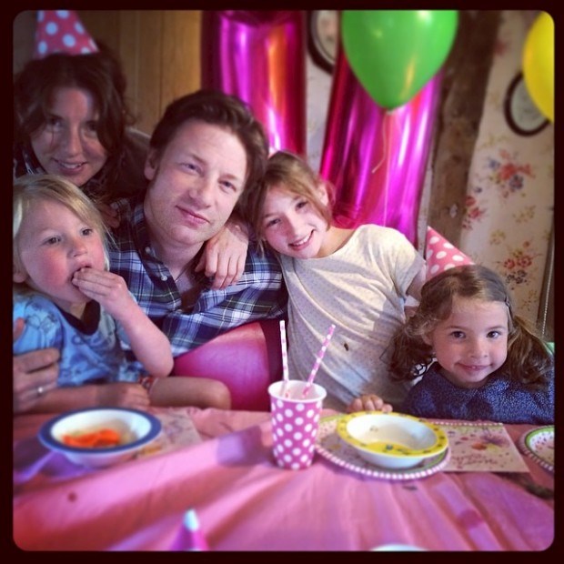 O chef Jamie Oliver com a família