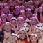 Um total de 1.213 pessoas quebraram o recorde ao aplicar máscaras faciais durante 10 minutos, ao mesmo tempo, em Taipé, China.
