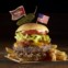 EUA, Seattle: Java Lava Burger com hambúrguer temperado com café e molho Lava caseiro, servido em cama de cebola crocante e coberto com queijo Cheddar derretido, bacon fumado, alface estaladiça e tomate, finalizado com jalapeño frito.