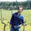 Ricardo Filipe, produtor dos
vinhos Humus (Óbidos), é o
rosto principal do movimento.
Não como prosélito militante,
mas por ser aquele que mais
vinho natural faz. Em 2015
fez cerca de 20 mil garrafas