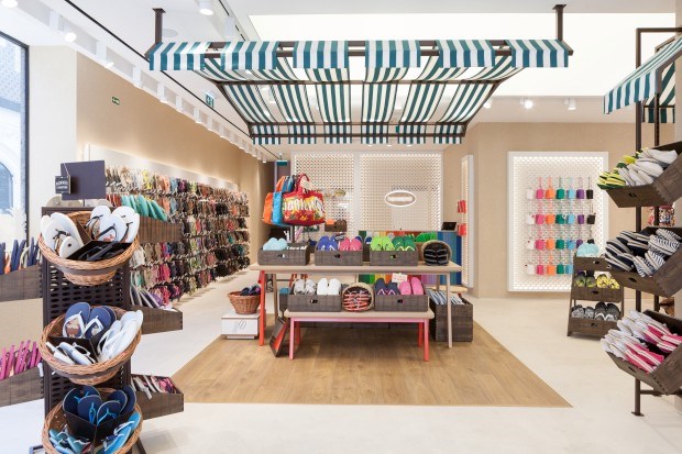 havaianas store in moa