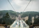 A mais alta e mais longa ponte de vidro do mundo