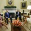 O casal norte-americano recebe o israelita na Sala Oval