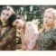 Numa produção da revista Vogue, ao lado de Kylie Jenner e Bella Hadid