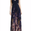 Vestido Xscape, disponível na Lord & Taylor (205,81 euros)