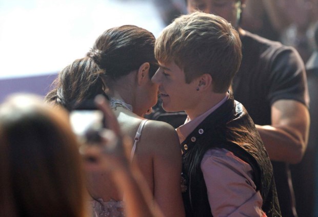 Selena Gomez e Justin Bieber, nos Teen Choice Awards, em 2011.