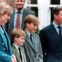 Diana e Carlos com os dois filhos, durante o primeiro dia de William em Eton College, em Setembro de 1995