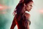 O que se passa com o pescoço de Alicia Vikander em Tomb Raider?