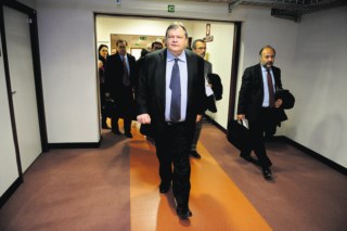 Acordo permite à Grécia respirar mas não garante que fica no euro