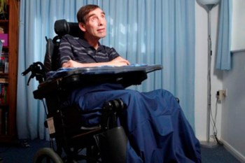 Tony vivia há sete anos paralisado, incapaz de falar