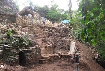 Vestígios do teatrp maia com 1200 anos