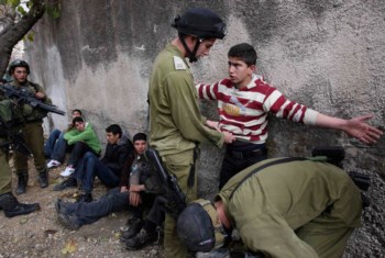 Espancamento de palestiniano por adolescentes judeus provoca debate  711054?tp=UH&db=IMAGENS&w=350&t=1346660379,08657