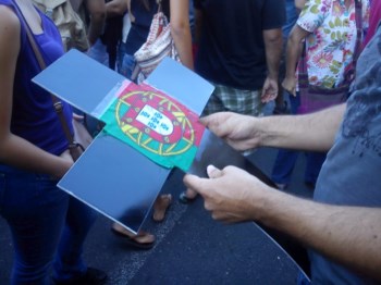 Faixas de protesto na manifestação em Lisboa