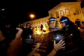 Faixas de protesto na manifestação em Lisboa