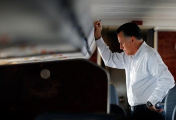 Romney considera que é preciso deixar entrar oxigénio no avião em caso de incêndio