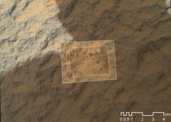 A rocha em forma de pirâmide que o Curiosity encontrou