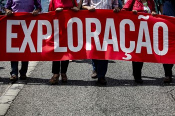 <p>Tal como em protestos anteriores (foto), manifestantes contestam políticas de austeridade</p>