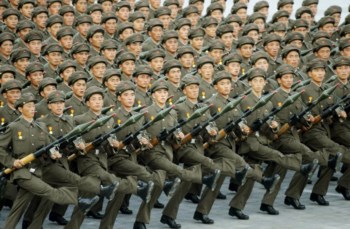 Parada militar em Pyongyang