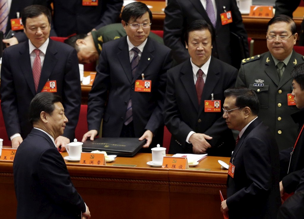 Em primeiro plano, os próximos Presidente, Xi Jinping, e primeiro-ministro,  Li Keqiang