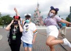 Mickey. Minie e as máscaras: Disneyland Paris reabre, quatro meses depois