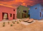 Um monumento à cor no deserto: Monument House já é alojamento para turistas