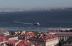 É um concerto inédito em que Lisboa é a protagonista. Durante sete minutos, 100 músicos vão tocar sons da cidade: apitos de barcos, de viaturas de bombeiros, de comboios, sinos de igrejas e campainhas de eléctricos. A 21 de Junho, o Lisboa em Si invade a cidade para marcar o Solstício de Verão.