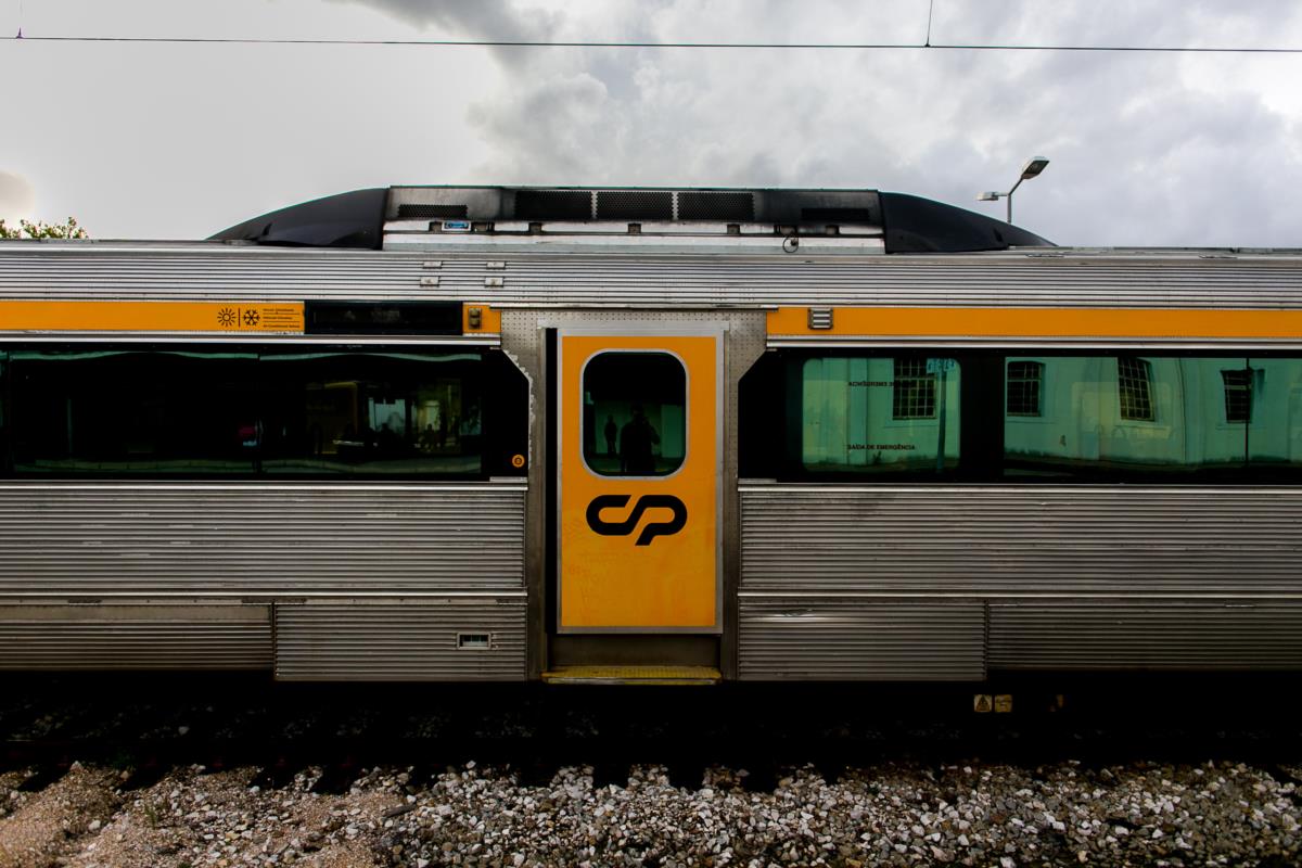 CP paga estacionamento por locomotivas que considera sucata, Comboios