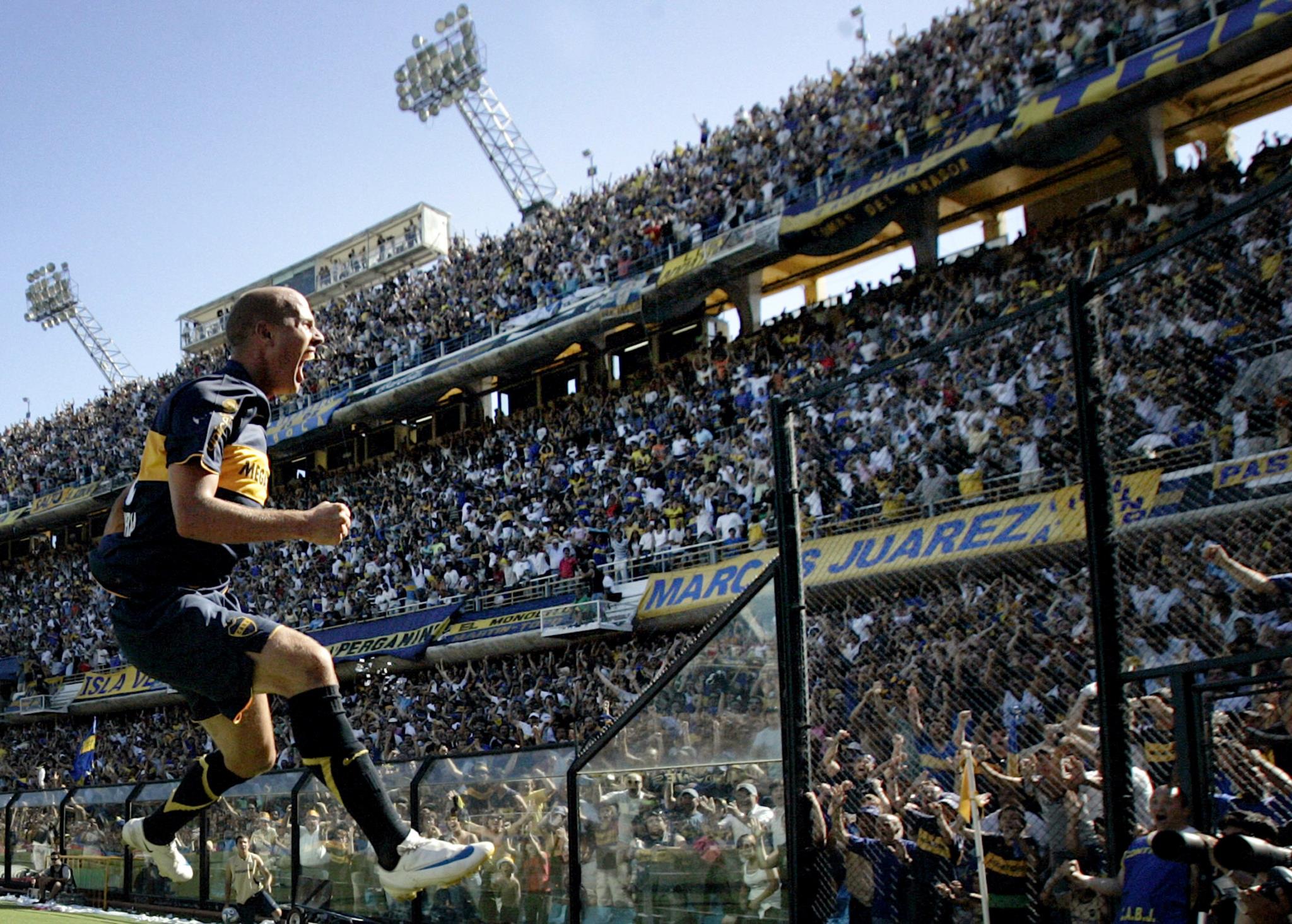 Boca Juniors se despede da Bombonera com empate e apoio dos