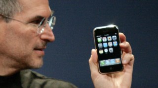 Para Steve Jobs, o primeiro iPhone trouxe a "interface mais revolucionária" desde o rato do computador